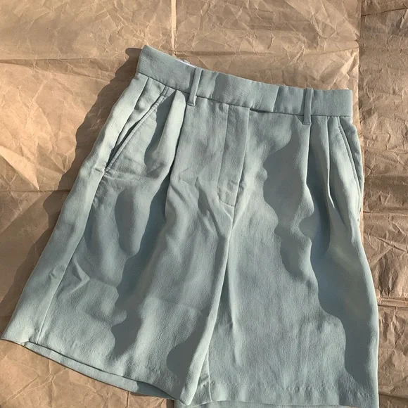 Aritzia Wilfred Limerick Pleated Shorts, Sz 4, Excellent Condition, LNWOT - Picture 3 of 16